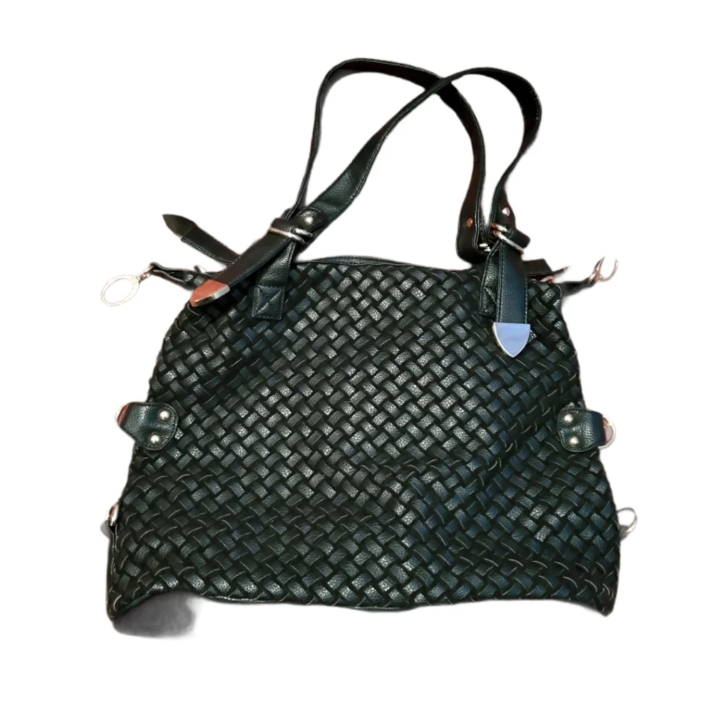 Breezy Couture Woven Black Shoulder Bag